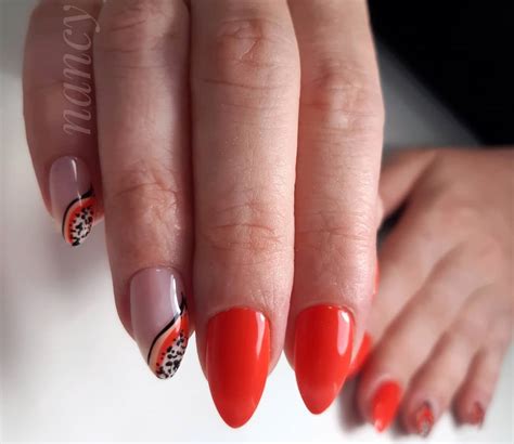 Nancy's nail bar and beauty salon - 💥 Започваме новата седмица с неонов ...