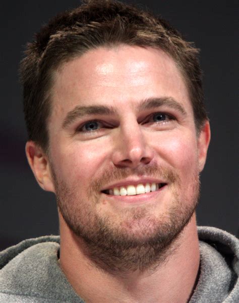 robbie amell and stephen amell 8