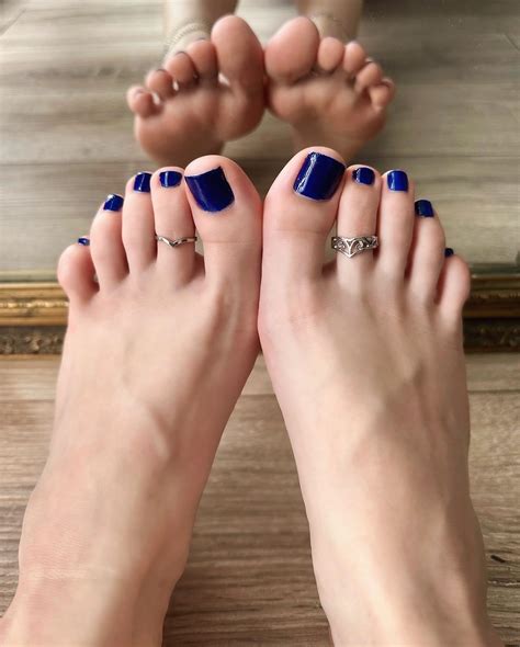 ♡Adorable Alice♡ (u/your_cute_woe) - Reddit