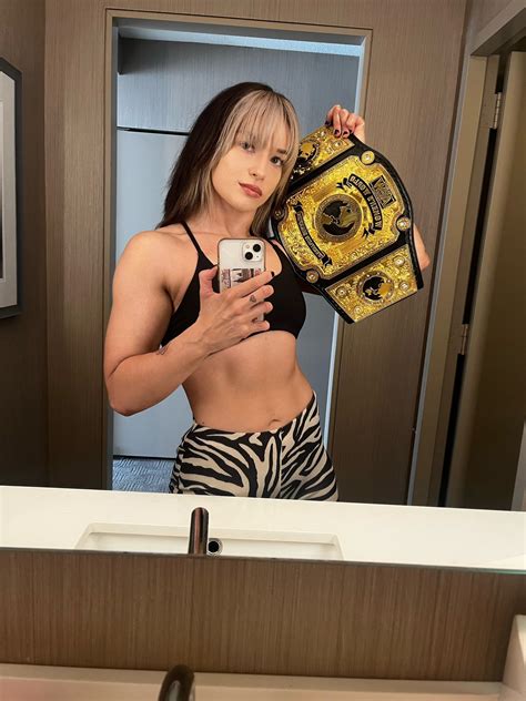 Paige Wooding (Jamie Hayter)