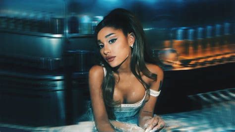 Ariana Grande 2021 Wallpapers - Top Free Ariana Grande 2021 Backgrounds ...