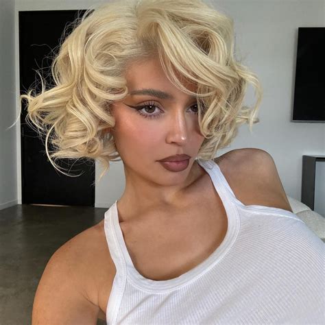 Kylie Jenner brings back her 'King' era with blond hairstyle - but fans ...