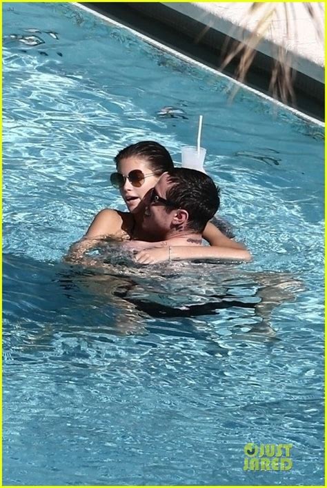 Pete Davidson & Kaia Gerber Make Out While Poolside in Miami: Photo 4392588 | Bikini, Kaia ...