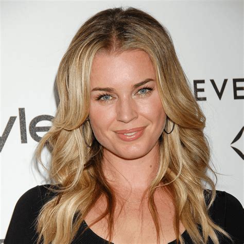 Rebecca Romijn Biography • American Actress Rebecca Alie Romijn