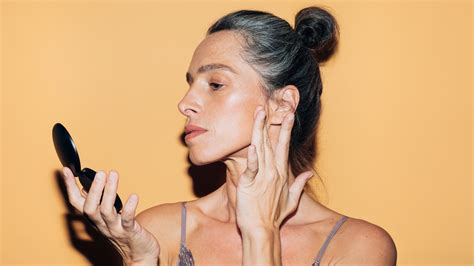 Make-up für Frauen über 50: Diese Branchen-Insiderin kennt die besten ...