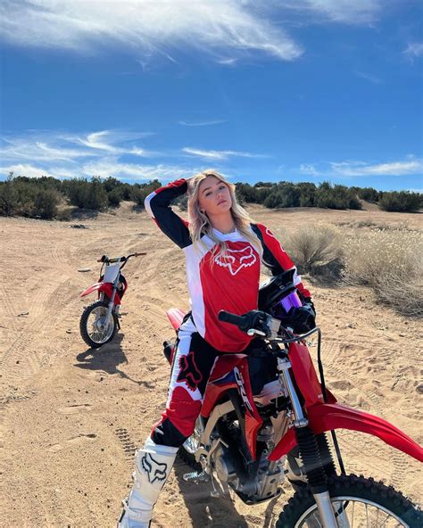 Katie Sigmond Live Stream Video and Photos 04/08/2023 • CelebMafia