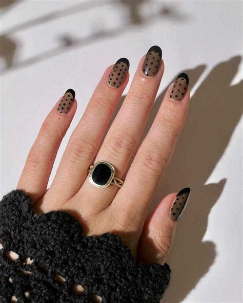 Easy Black Nail Art