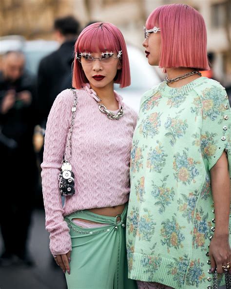 Professionals explain how the best hair colour for older women covers gray 35