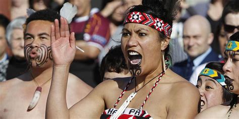 Mondial 2011 : la tradition du haka, "trahie par le rugby"