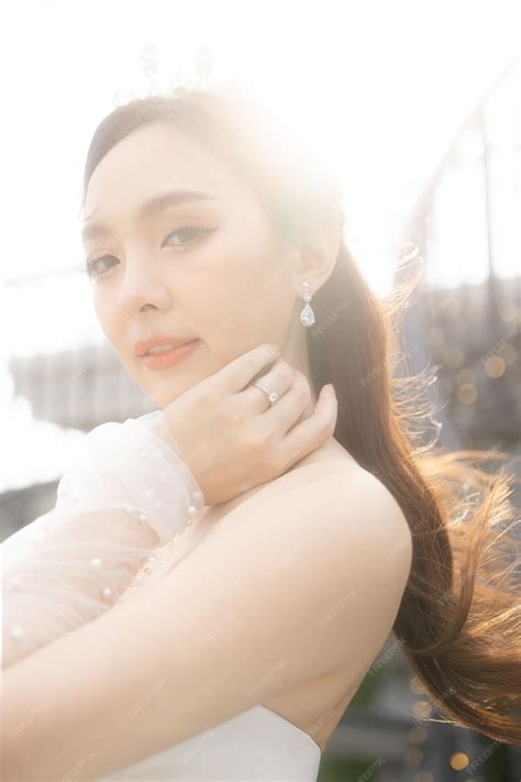 Premium Photo | Beauty portrait of asian beauty bride wearing luxury
