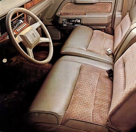 Lincoln Town Car Cartier Interior | Lincoln town car, Car, Lincoln motor