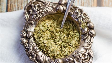 Best Tarragon Substitute (11 Alternatives & How To Use Them) | Bake It ...