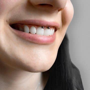 Smiley Piercing: The Jewelry That Will Make You Smile | VeAn Tattoo