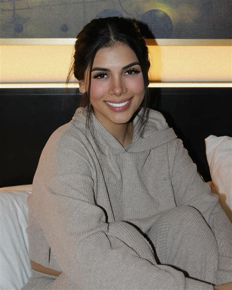 𝒱𝒶𝓁𝑒𝓇𝒾𝒶 | Encontré una foto de una sonrisota 🤭🫶🏽 | Instagram