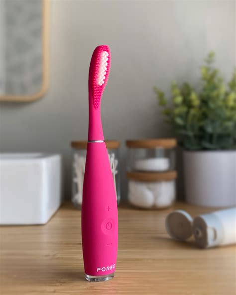 Meet the Toothbrush That Might Make Brushing the Best 4 Minutes of Your