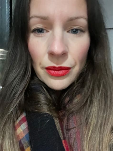 Amy Belle - Amy Belle updated their cover photo.