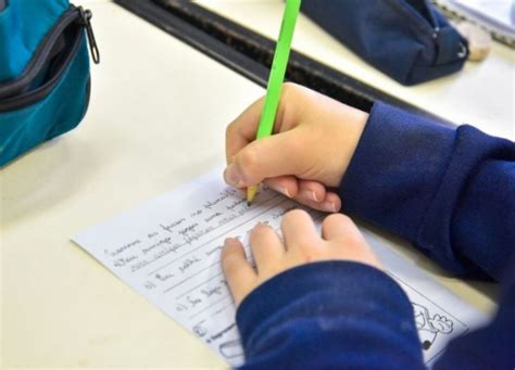 Eeem Maria Araci Trindade Rojas - Alunos da Escola Estadual Maria Araci Trindade Rojas, em Caxias, estão ...