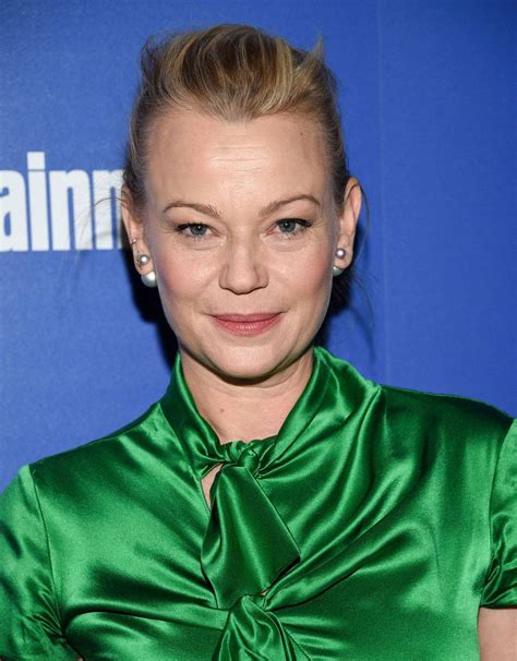 Download Samantha Mathis Green Satin Dress Wallpaper | Wallpapers.com