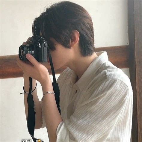 ★̲˖: [📸] (˳ ｡>﹏