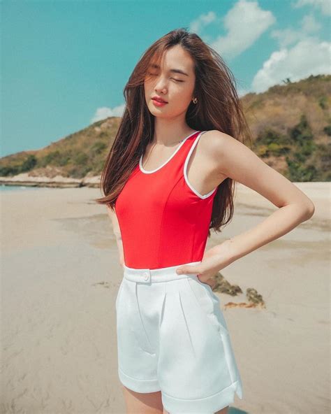 oleh qx0wx_e. di Piploy | Pose mode, Ulzzang gadis korea, Gadis korea