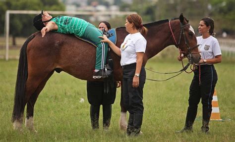 O Que E Equoterapia - Equoterapia utiliza o cavalo como instrumento terapêutico e educacional
