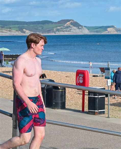 Kit Connor spotted filming scenes for Heartstopper in Lyme Regis - Love