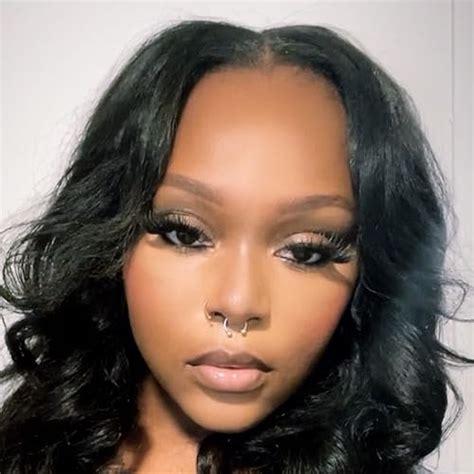 Shanail shanail's Amazon Page
