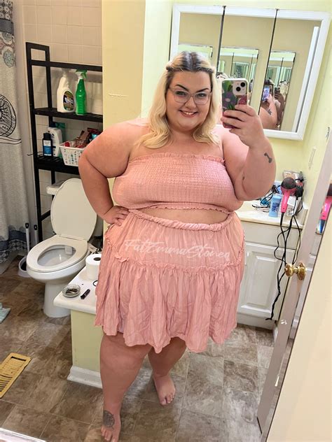 Piggy In Pink 🐷💕 : r/ssbbw