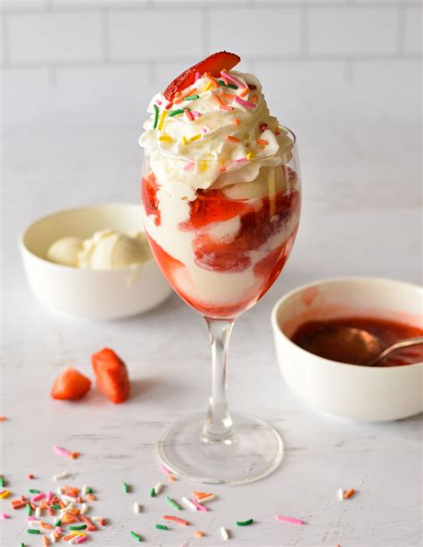 Strawberry Ice Cream Sundae Recipes