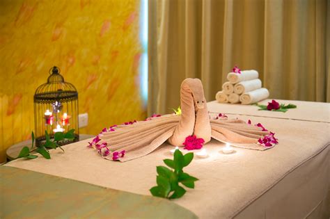 Ramada by Wyndham Beach Hotel AjmanIndoor Swimming Pool