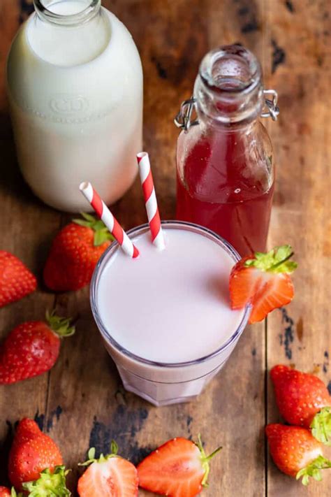 Homemade Strawberry Milk - Veggie Desserts