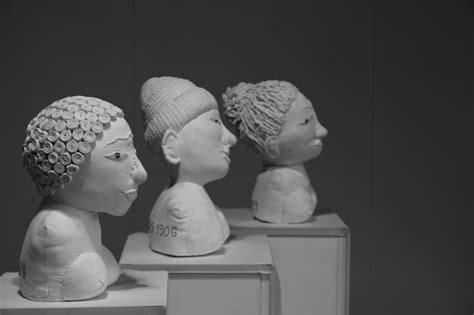 ELLES | Nandre | Le blanc est une couleur vérité, elle suggère les non