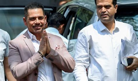 ed grills robert vadra   hrs  day   file chargesheet