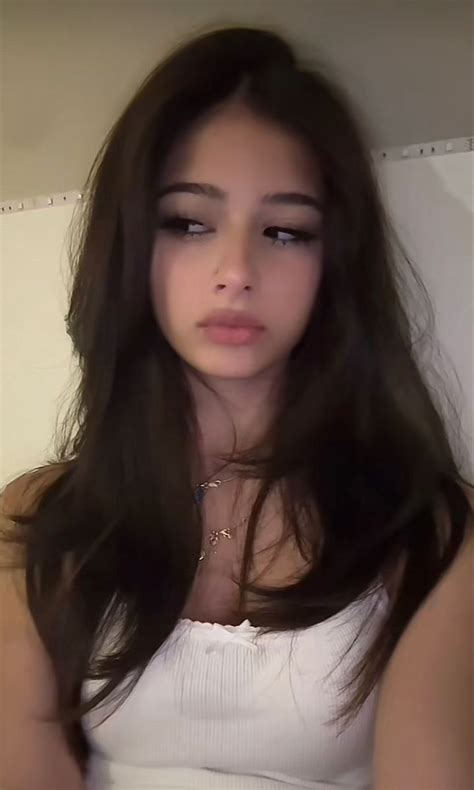 Pin by Marisely Acosta on Billie pov | Pretty girl face, Pretty