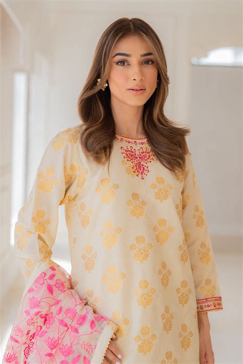 EGO’s Luxury Wear: A Luxurious Clothing Line In Pakistan – Ego