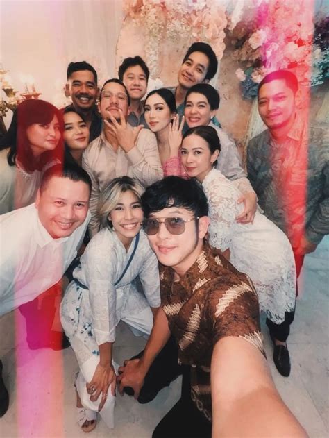 Angga Puradiredja Vokalis Maliq & D'Essential Lamar Kekasihnya Dewi