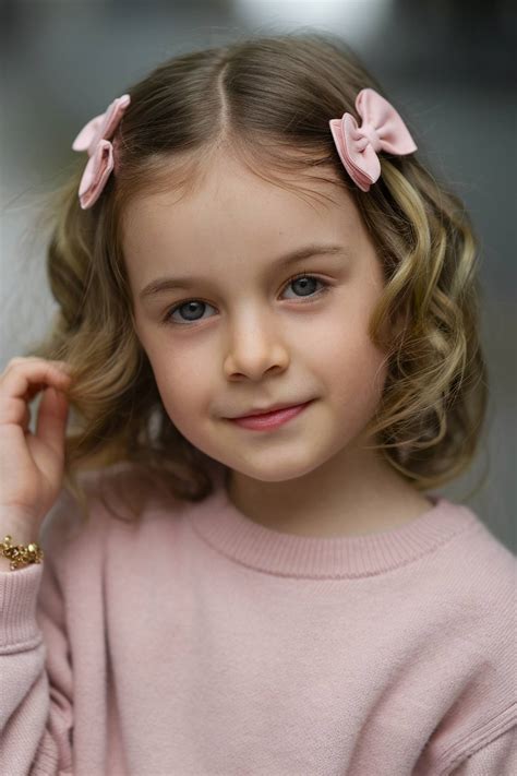 These little girl haircuts take only five minutes to style 17