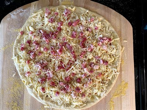 Recipe: Creamy Dreamy Buttery Cheesy Pizza – The Best White Pizza You