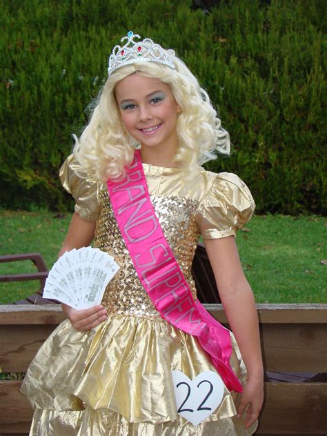 Toddlers And Tiaras Inappropriate Outfits at Mark Bateman blog