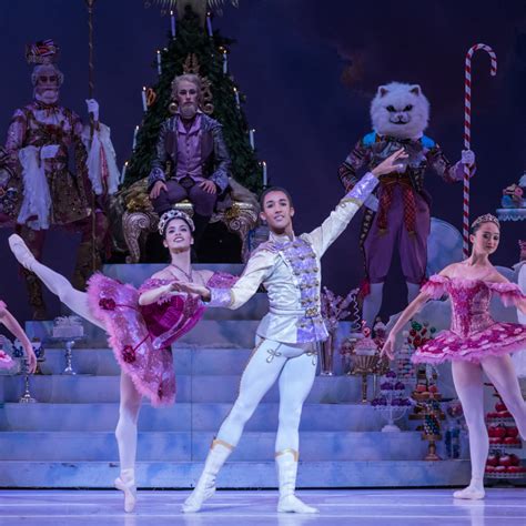 Houston Ballet spins a magical tale with return of holiday classic ...