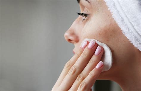 New laser treatments will permanently clear blackheads around mouth 2