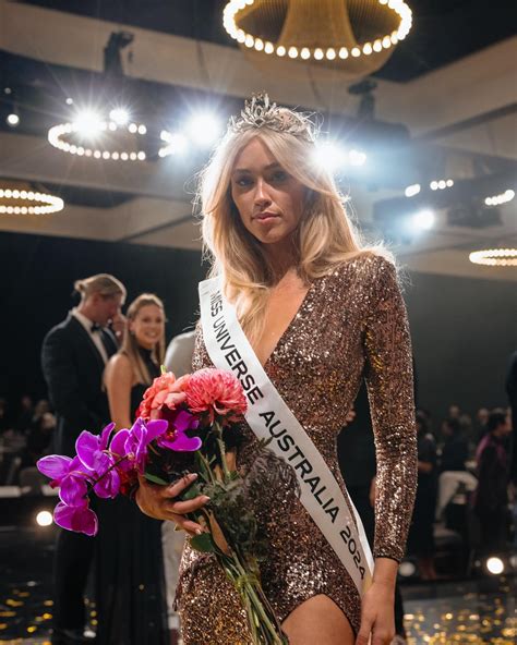 Miss Universe Australia - Double trouble in paradise Laura Hanlon and