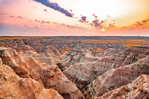 A (Very) Helpful Guide to BADLANDS NATIONAL PARK (Photos + Video)