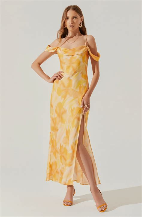 "Tropical Formal" dress code, beach resort wedding in February...I don ...