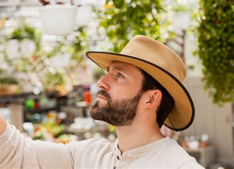 The Average Guy’s Guide to Mens Wide-Brim Fedora Hats