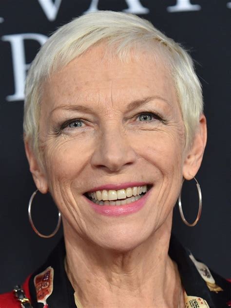 annie lennox biography height life story super stars bio