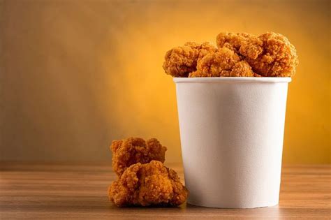 Crispy fried chicken in the bucket. Chicken bucket. | Chicken bucket ...