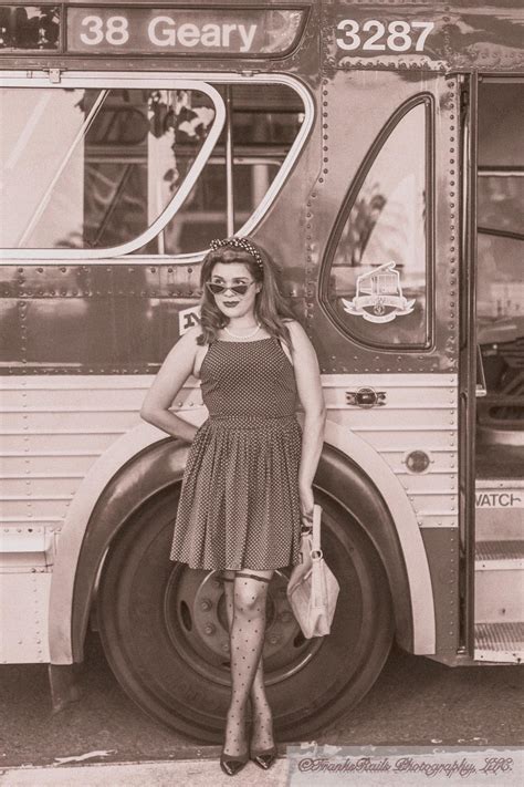 38 GEARY now boarding at he foot of Market! Another snap form the 9/8