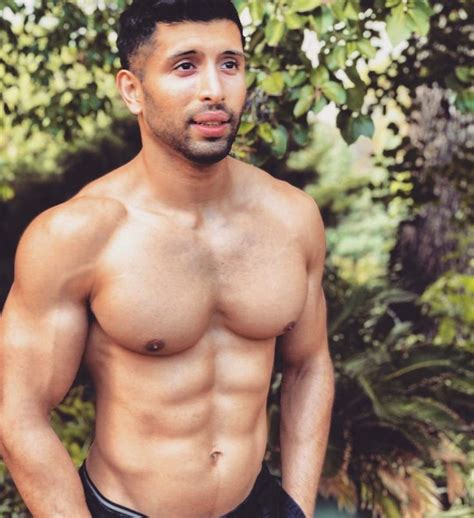 pin  victor freeney  vin sander male physique physique men