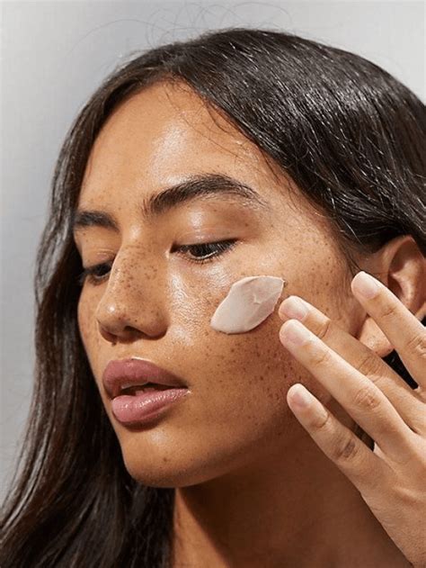 How to protect your skin from the harsh summer heat? - Masala.com